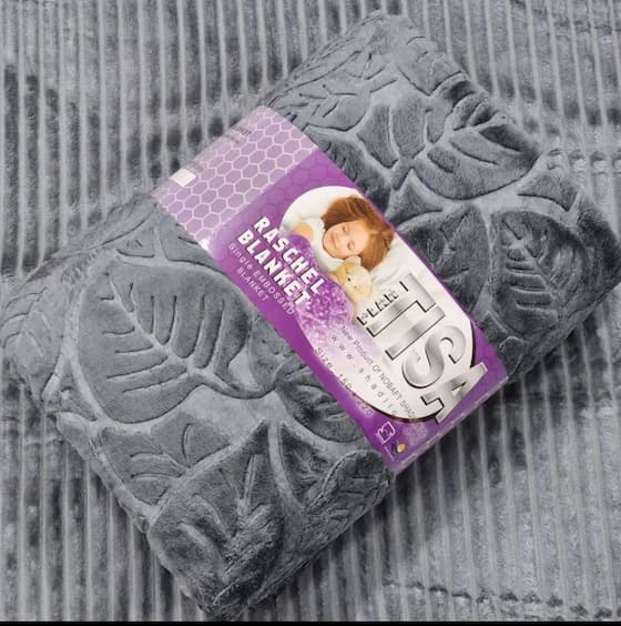 پتو تیسا طرح دار دارای بافتی نرم مناسب کودکان